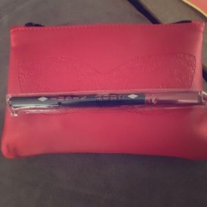 LUXIE BEAUTY 110 Flat Blender Harley Quinn Definer